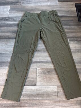 Eddie Bauer Women’s Olive Green Lightweight Joggers